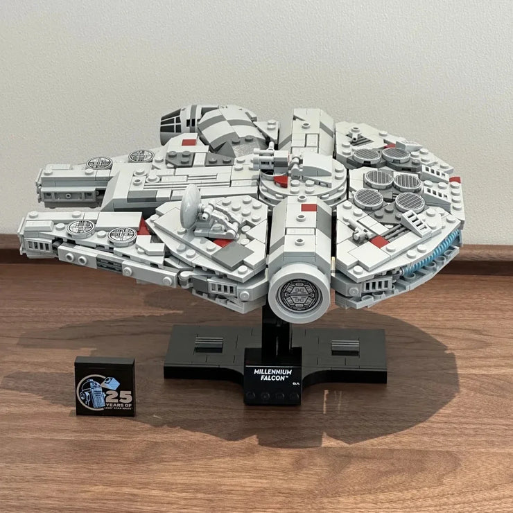 Millennium Falcon 921 Pieces – 25th Anniversary Starship Building Block Model for Display & Collectors