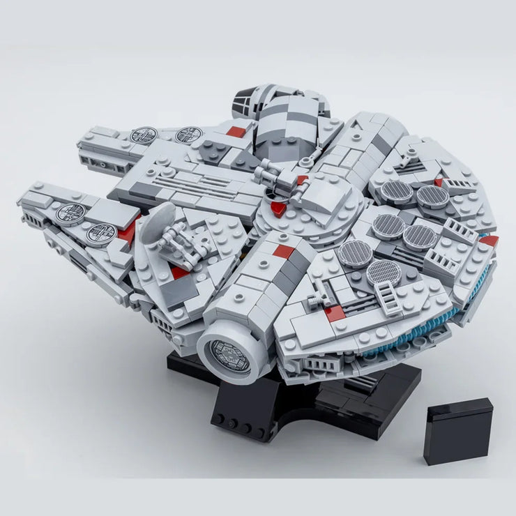 900+ Piece Galaxy Falcon Starfighter – Space Battle Starship Building Block Set