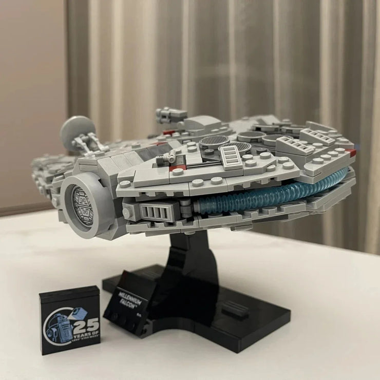 Millennium Falcon 921 Pieces – 25th Anniversary Starship Building Block Model for Display & Collectors