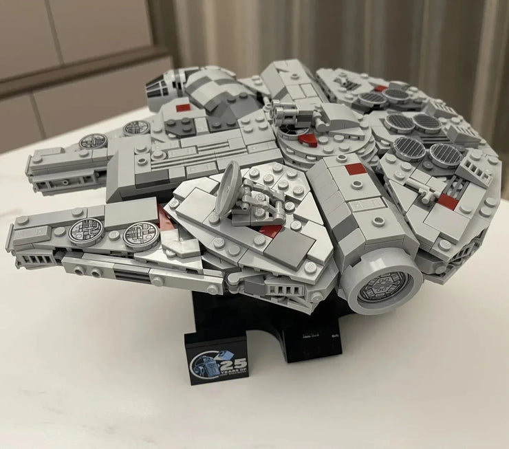 Millennium Falcon 921 Pieces – 25th Anniversary Starship Building Block Model for Display & Collectors