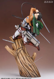 28cm Attack on Titans Levi Ackerman Action Anime Figura Kawai Eren Jaege Mikasa Ackerman The Armored Titan Figure