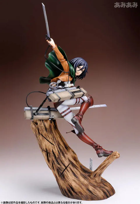 28cm Attack on Titans Levi Ackerman Action Anime Figura Kawai Eren Jaege Mikasa Ackerman The Armored Titan Figure