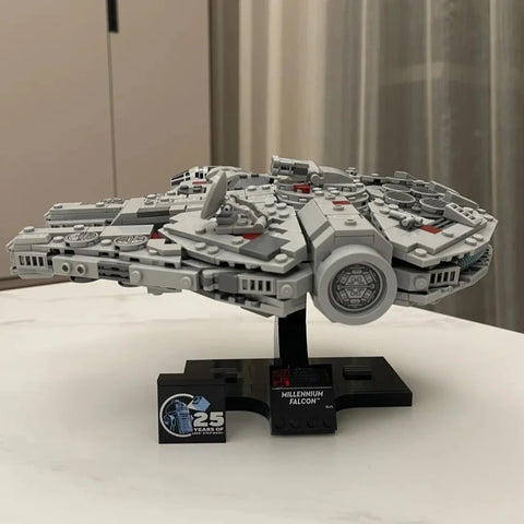 Millennium Falcon 921 Pieces – 25th Anniversary Starship Building Block Model for Display & Collectors