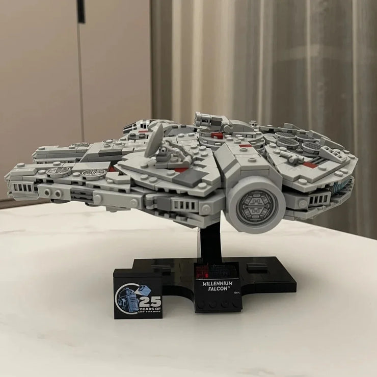 Millennium Falcon 921 Pieces – 25th Anniversary Starship Building Block Model for Display & Collectors