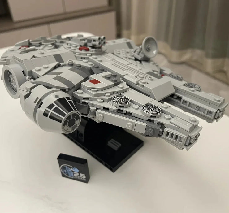 Millennium Falcon 921 Pieces – 25th Anniversary Starship Building Block Model for Display & Collectors
