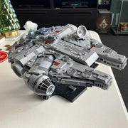 900+ Piece Galaxy Falcon Starfighter – Space Battle Starship Building Block Set